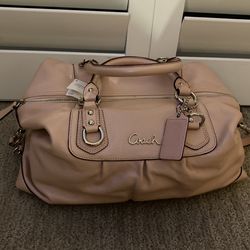 Brand New Coach Purse With The Option Of A Crossover And Comes With A Wallet