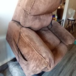 Lane Furnishings Electric Chair