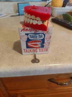 Vintage Talking Theeth