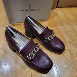 Bandolino Women's Misha Loafer Pumps Heels Comfort Shoes Chain Detail NEW 7 Wine