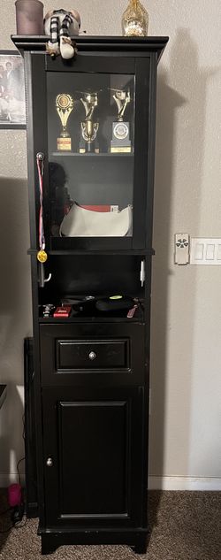 Tall Cabin For Storage And Bathroom