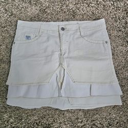 Dek'her Designer Y2K Mini Denim Skirt Size 42 IT Off White Size 8 US 33" Italy

Waist 33"
Lengh 16"
Off white denim mini skirt
Made in Italy
Unique La
