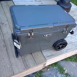 BRAND NEW YETI Tundra Cooler On Wheels 