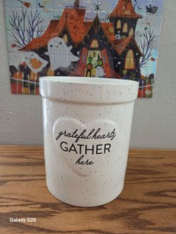 "Grateful hearts Gather here" kitchen utensil holder