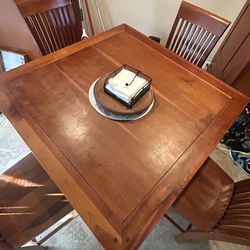 Dining Table w Chairs