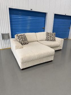 Free delivery 🚚 Large Ashley’s corduroy sectional
