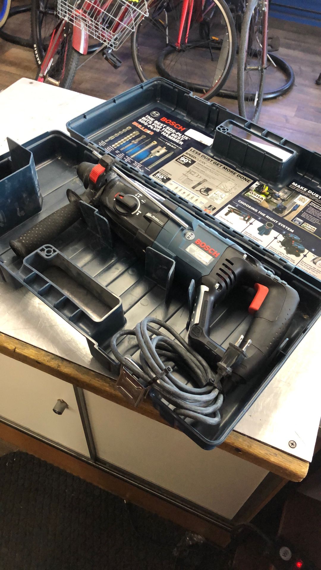 96091 Bosch GBH2-28L Corded 120v 8.5amp 1-1/8” Sds Max Rotary Hammer In Hard Carry Case 577422