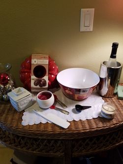 Kitchen decor buyer, wine chiller, bowls, bundt pan