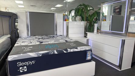 Beautiful White 5pc Bedroom Set $1999 With FREE Chest