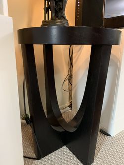 Round end table espresso color