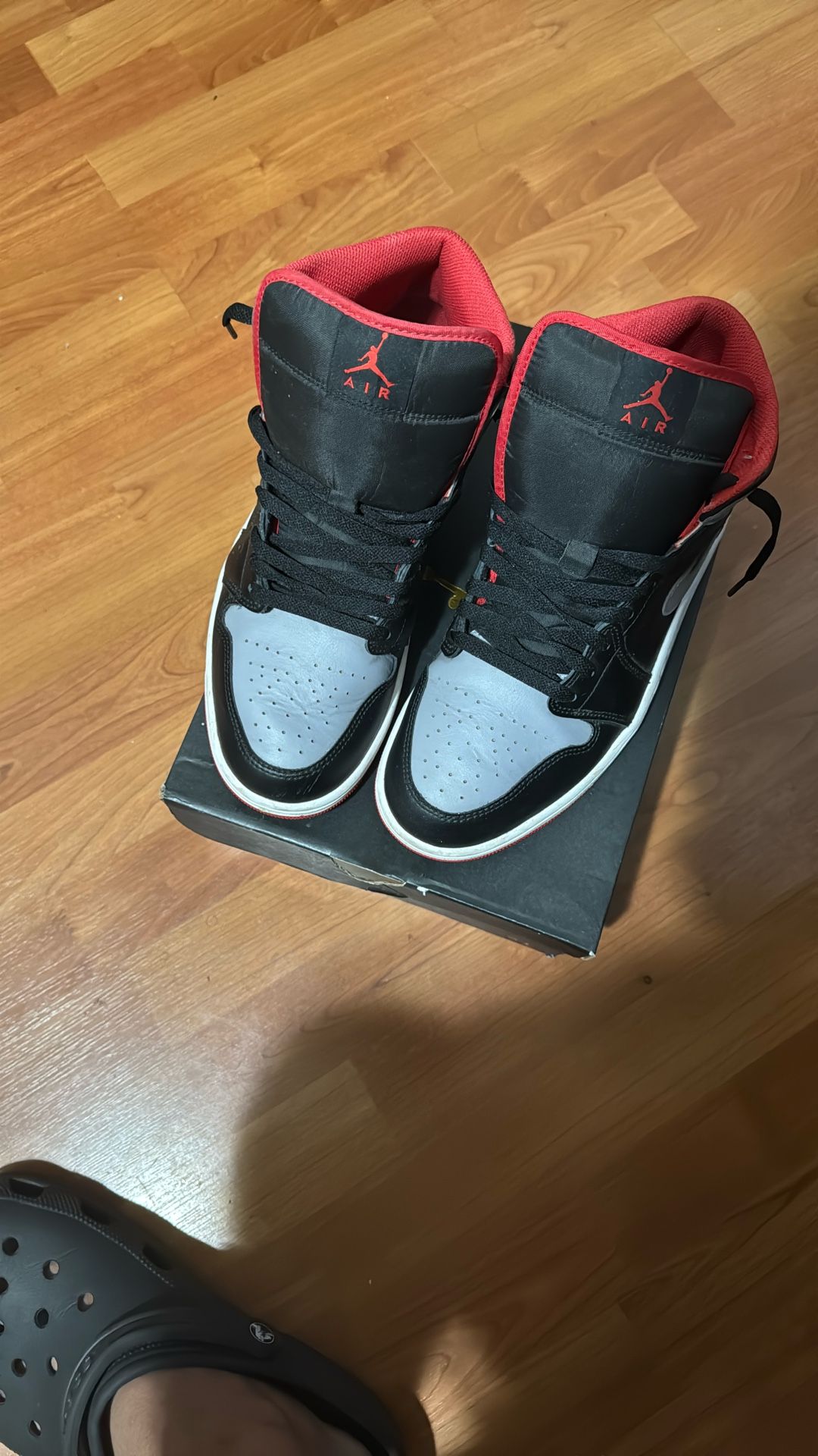Jordan 1 Mid