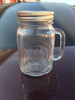 Set of 8 mason jars with lids