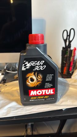 MOTUL GEAR 300 SAE 75W-90