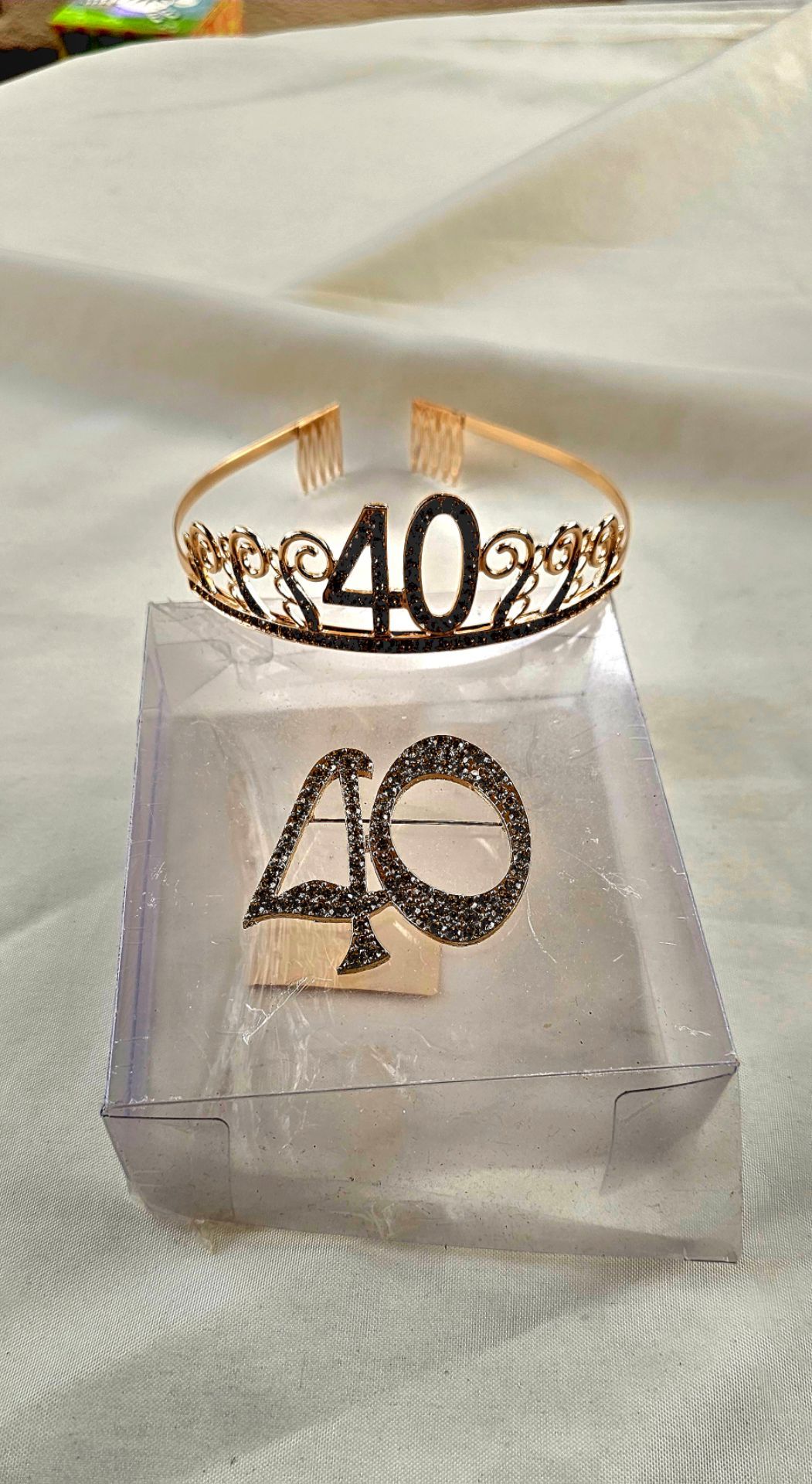Gold 40th birthday Crown and brooch