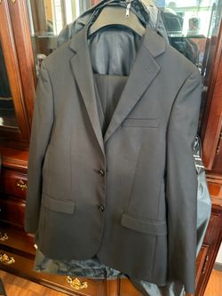 Black Men’s TMG 3 Piece Suit with 2 shirts Men’s Small