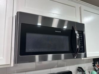 Frigidaire 1.8 Cu. Ft. Over-the-Range Microwave - Black Stainless