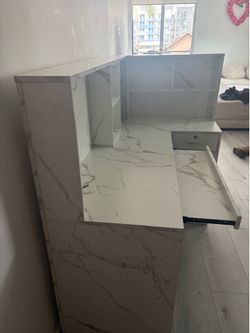 Computer desk