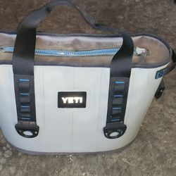 YETI Hopper Soft Sided Cooler With Strap