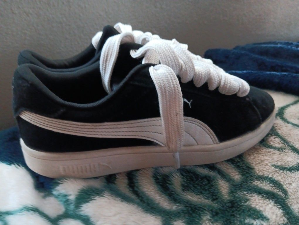 Pumas Size 7.5