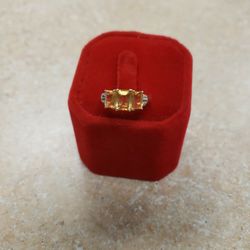 10k Yellow Gold 3 Citrine And Diamond Chip Ring