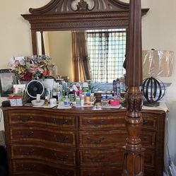 Solid Wood 8-Drawer Dresser with Mirror