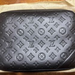 Louis Vuitton Messenger Bag