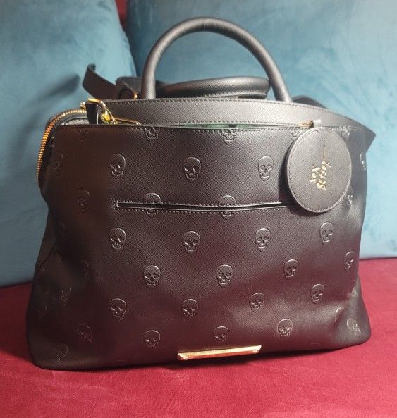 Betsey Johnson Black skull large tote