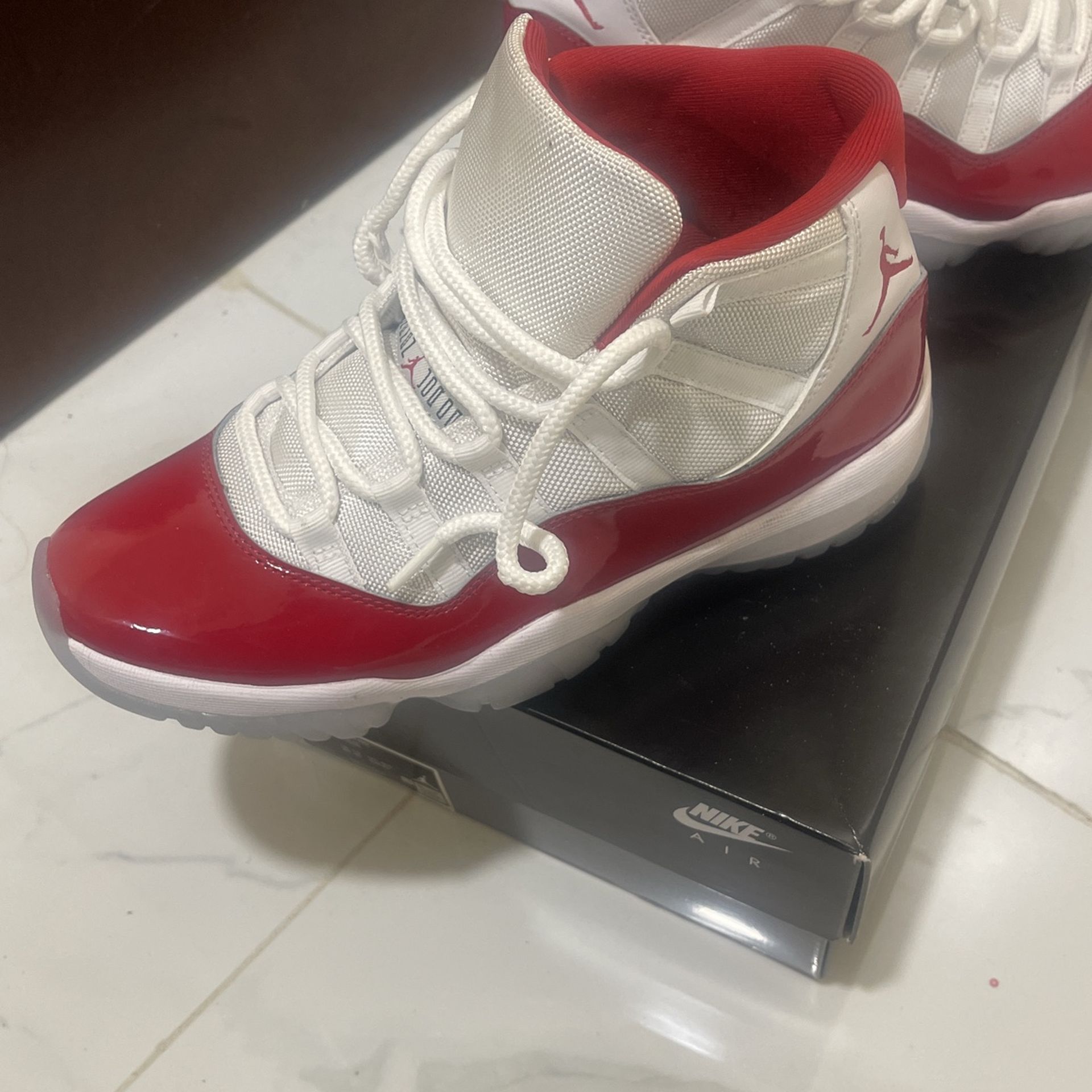 Air Jordan 11 Cherry Size 8.5