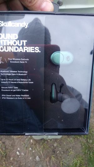 Photo Wireless headset Skullcandy push brand new in the box $100 retail price I'm looking for 50 or best offer Time Warner
