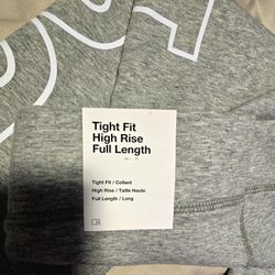 Nike Women’s High Rise Leggings - Size S (brand new with tags)