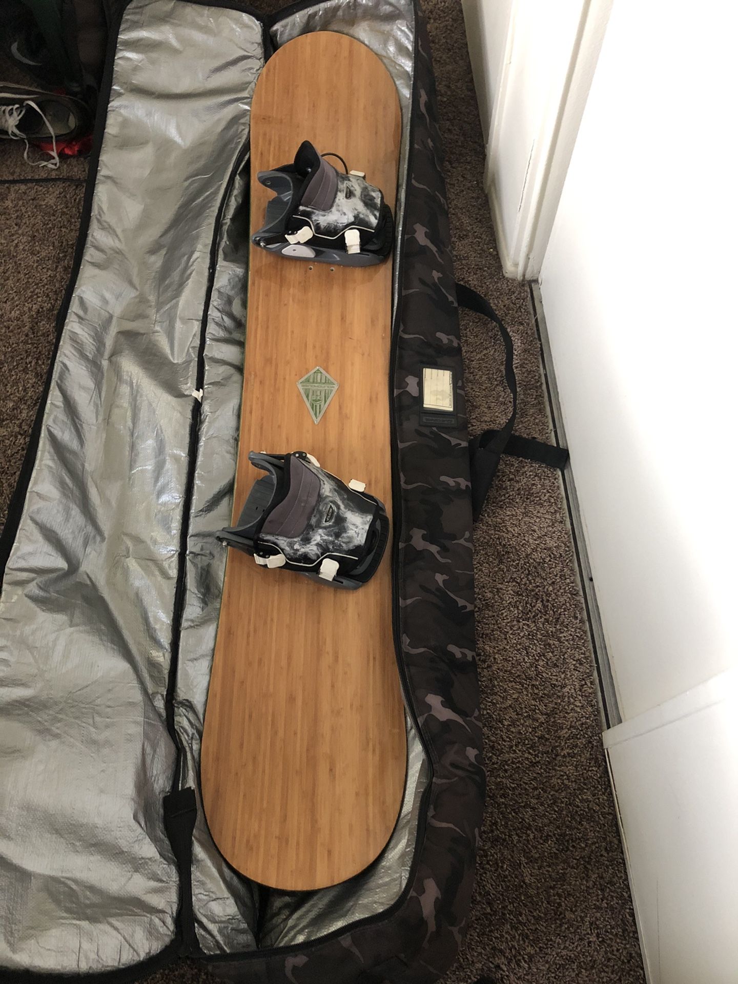 Arbor Bamboo/Carbon fiber Snowboard 160cm