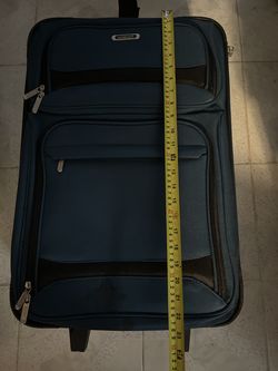 Embark luggage sizes as shown in pics - great condition