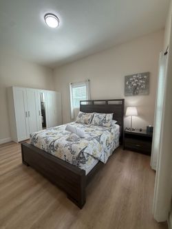 Queen size bed for sale for $100