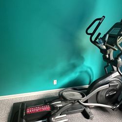 Elliptical with Variable Incline And Speed