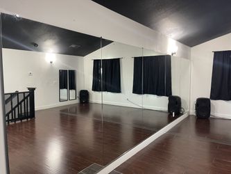 Long-Lasting Gym Mirrors for Daily Use