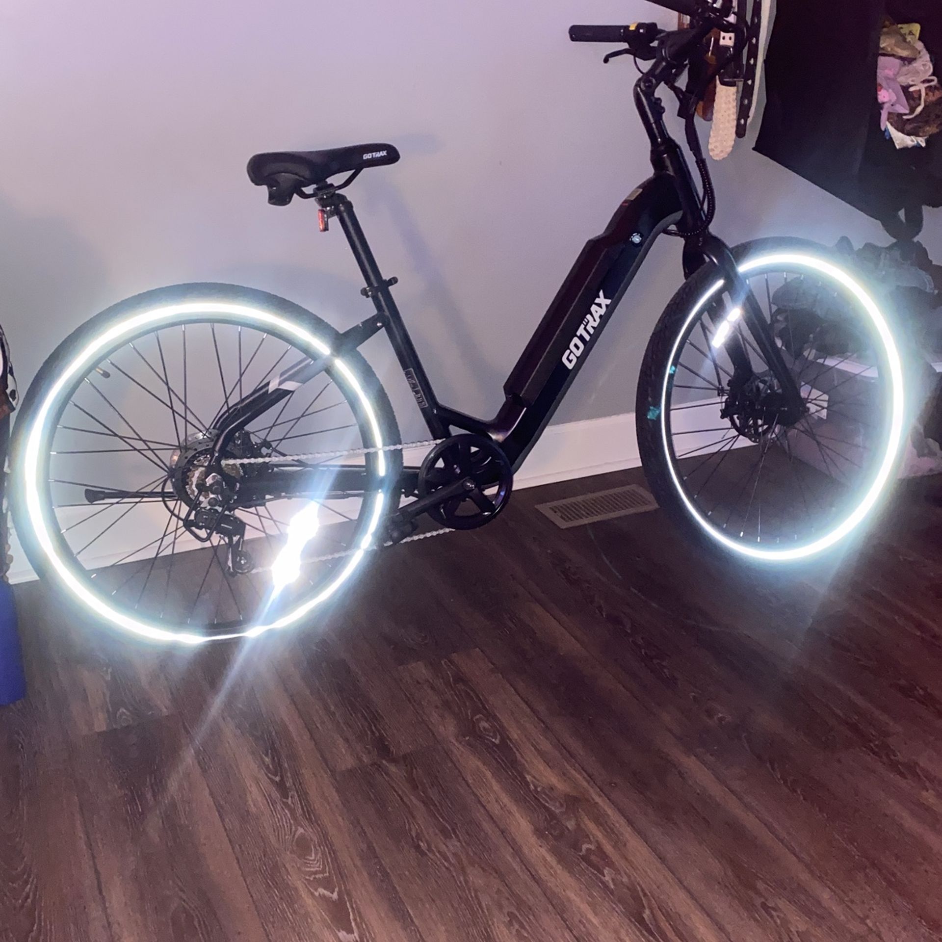 GoTrax Electric Bike w/Charger+ToolKit+BikeLock