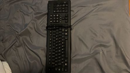Full size plug in black keyboard