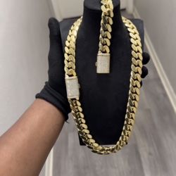 18mm Miami Cuban Set Iced Out Lock 