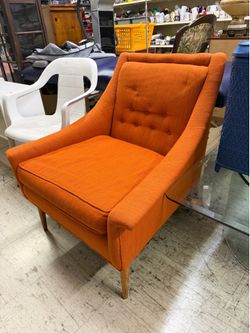 MID CENTURY MODERN ORANGR CLUB CHAIR VINTAGE CLEAN SENIOR OWNED