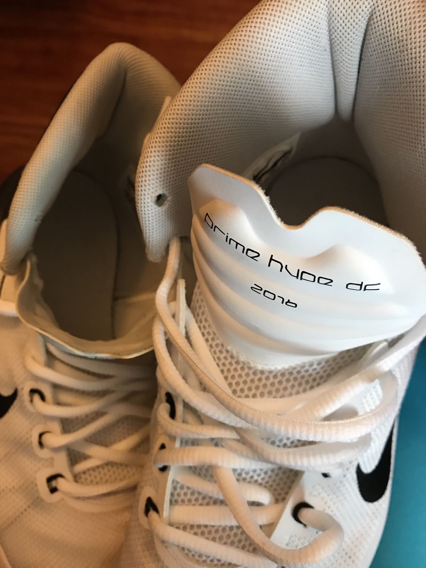 Nike kids shoes 5.5