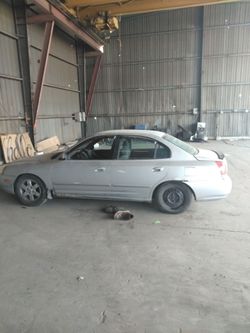 2001 Hyundai Elantra dependable runs good registration expires this month