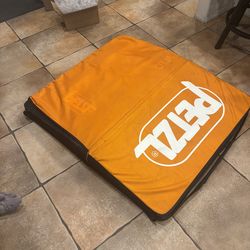 Petzl CIRRO Bouldering Crash Pad – Orange – Great Condition