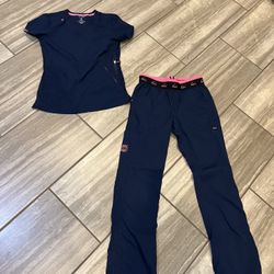 Koi Lite sz XS Scrub Set!