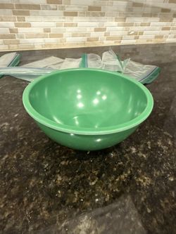 small green mixing bowl
