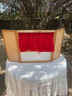 Puppet show shelf