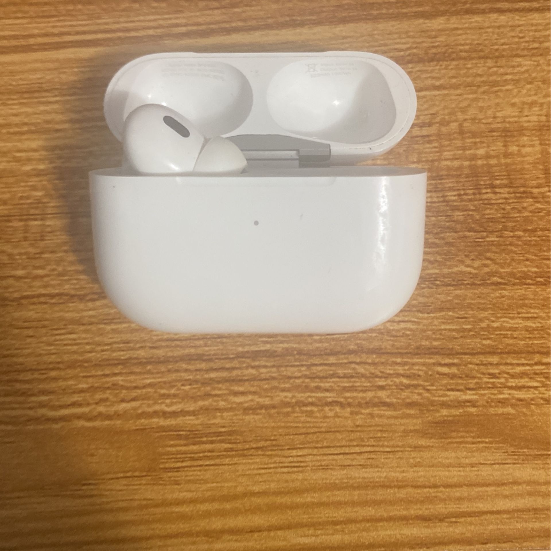 AirPod Pros 2nd Gen (left pod and case)