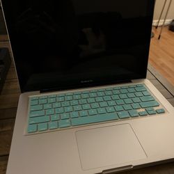 MacBook Pro 13”