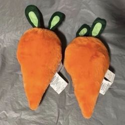 NEW BULLSEYE TARGET (2) TWO CARROT PILLOWS