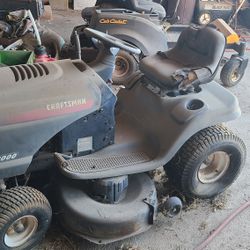 Craftsman Riding Lawnmower 