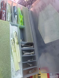 Mix container of fishing lures